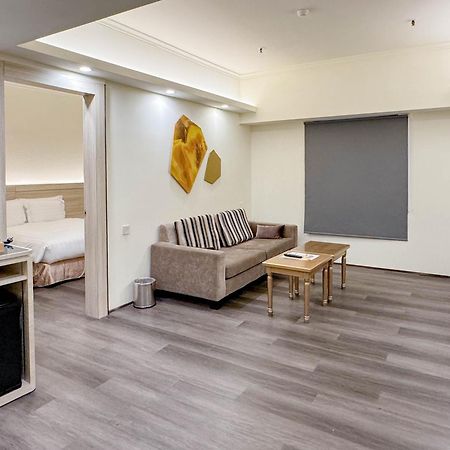 Hu House Hotel Kaohsiung Luaran gambar