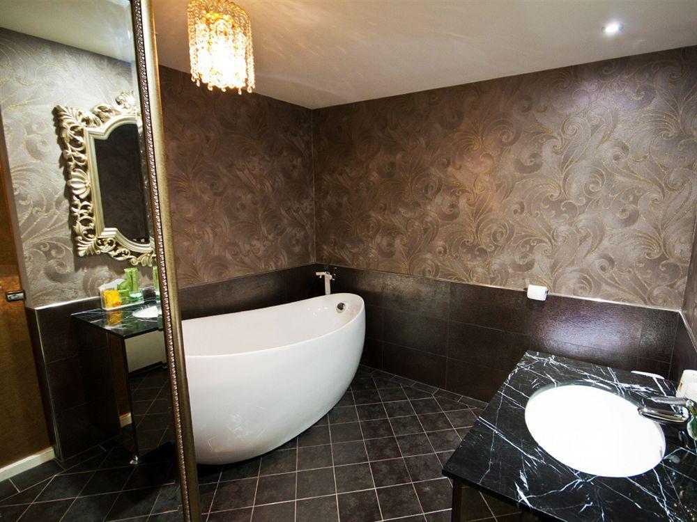 Hu House Hotel Kaohsiung Luaran gambar