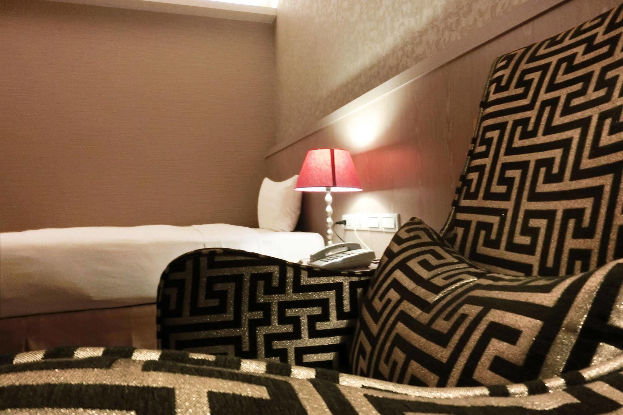 Hu House Hotel Kaohsiung Luaran gambar